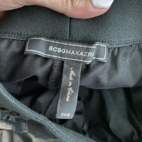 Bcbg high low skirt with shorts white and black available - Picture 10 of 17